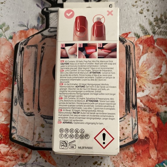 Floral press on nails - Picture 7 of 8